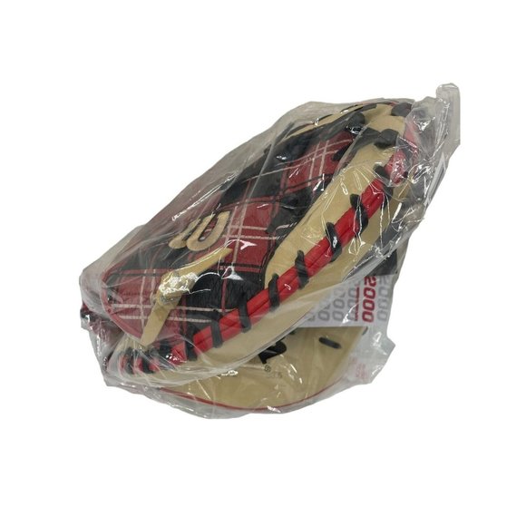 2024 Wilson A2000 Omaha Plaid M1SS 33.5” - CWS Omaha Exclusive Catcher’s Mitt - Picture 2 of 4